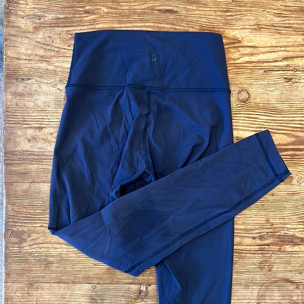 Lululemon size 4. Used but still good condition.